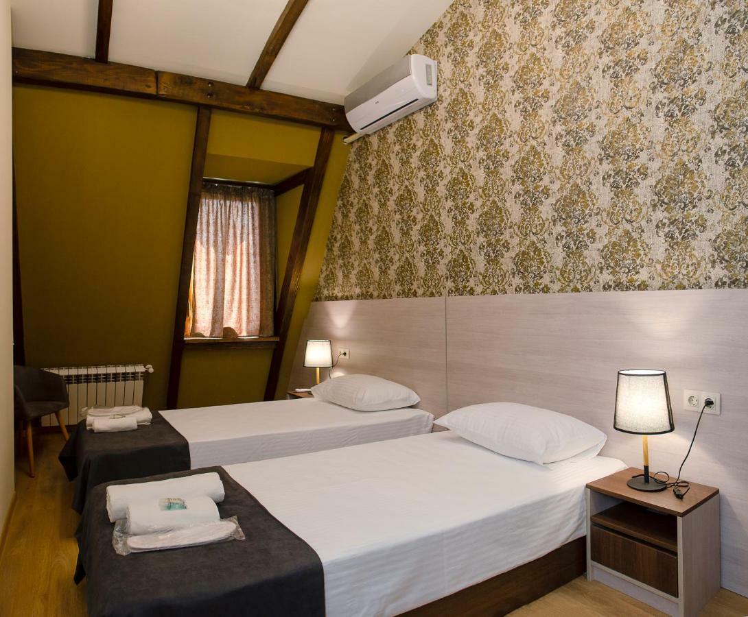 Home@97 On Aghmashenebeli Avenue تبليسي المظهر الخارجي الصورة