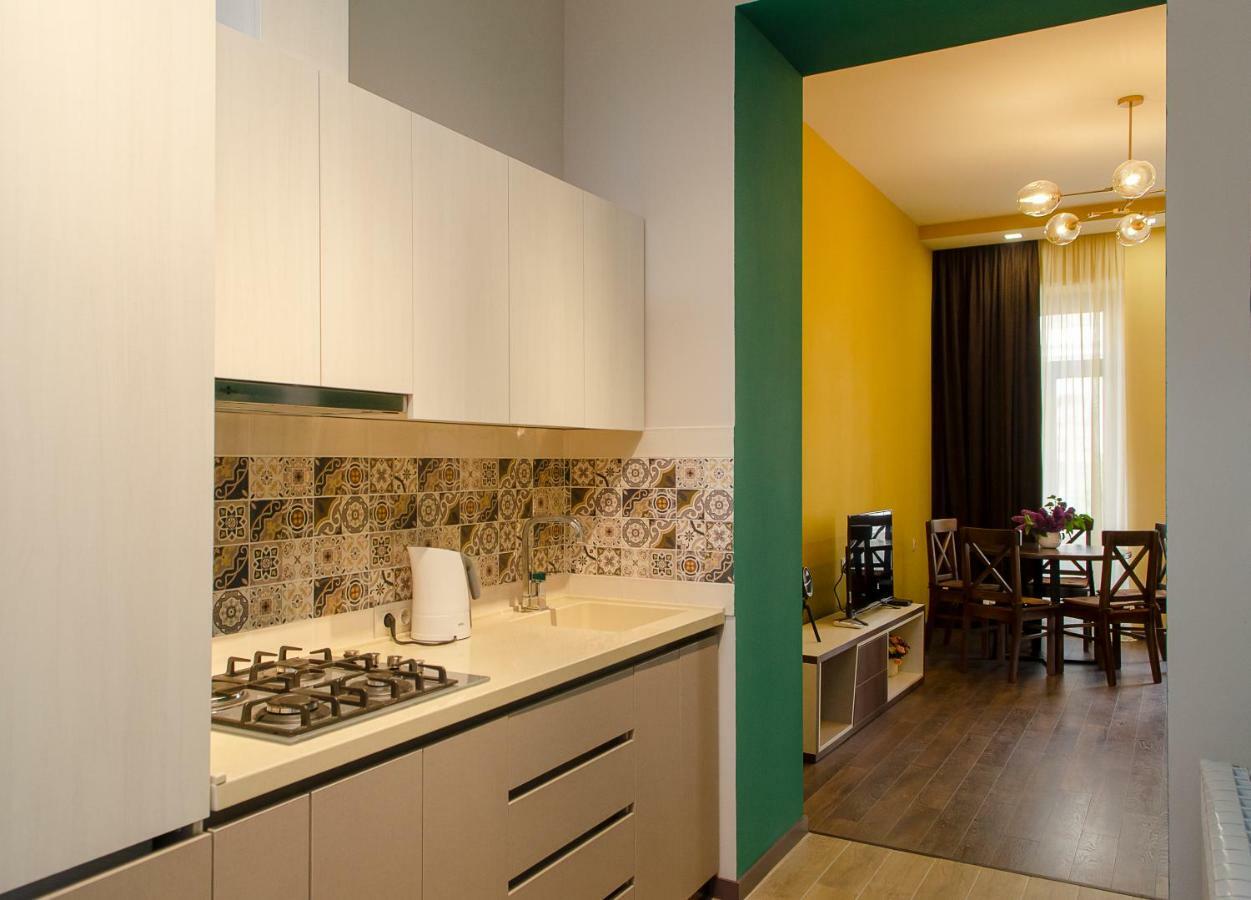 Home@97 On Aghmashenebeli Avenue تبليسي المظهر الخارجي الصورة
