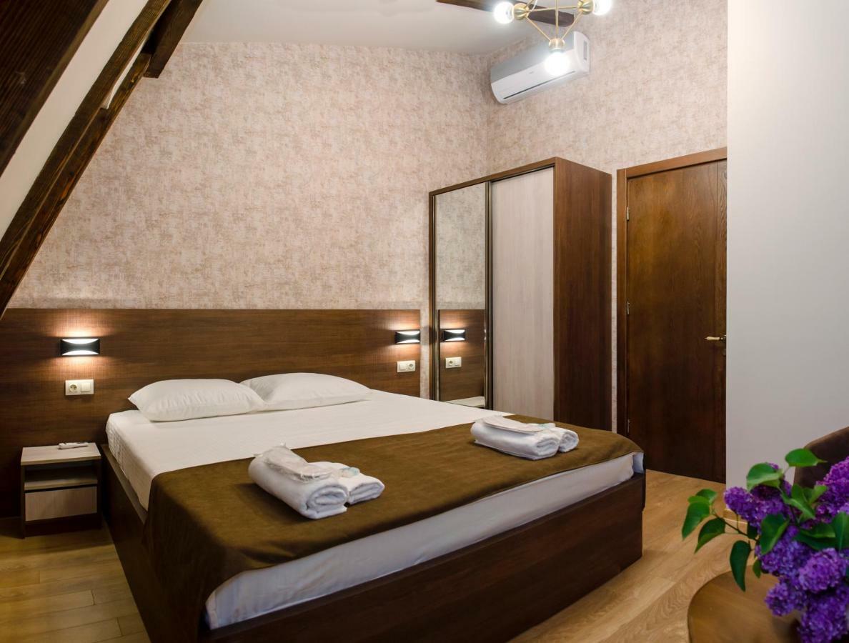 Home@97 On Aghmashenebeli Avenue تبليسي المظهر الخارجي الصورة